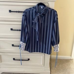 Pretty Shirt. Only wore once.